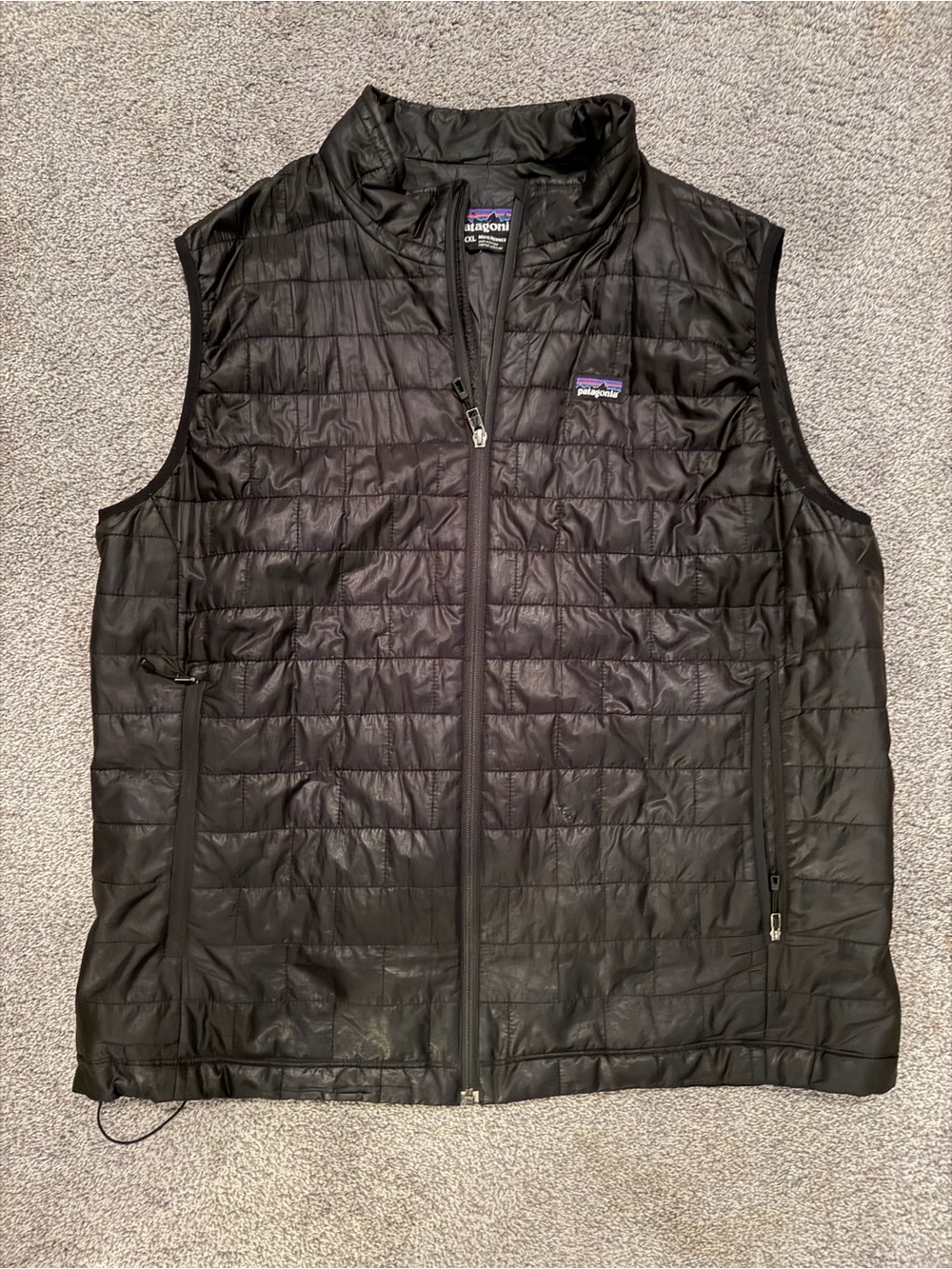 Patagonia Men’s XL Black Insulated Quilted Vest - Slight Rip in the Front